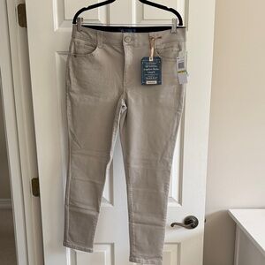 Democracy Women's Beige Skinny Jeans NWT